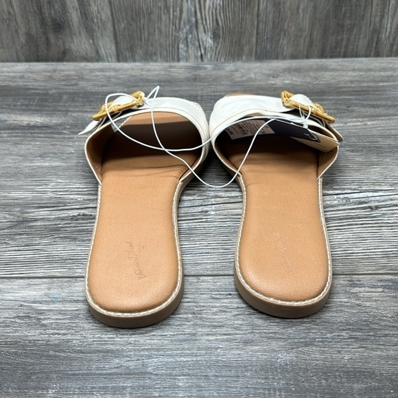 Women's Gene Slide Sandals - Universal Thread - Picture 7 of 8
